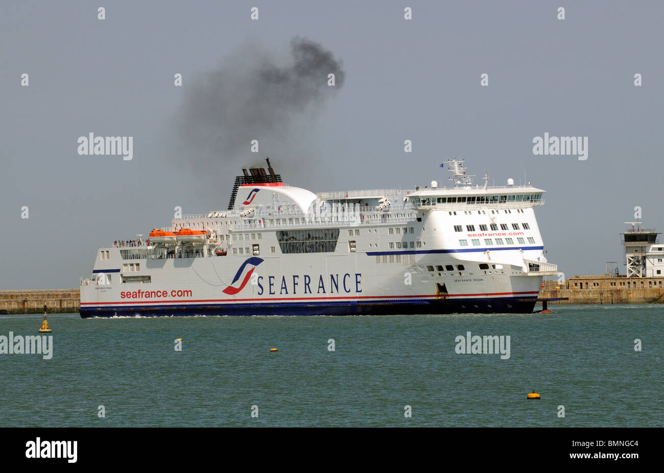 La società di Seafrance cross channel auto traghetto passeggeri Rodin le manovre in porto di Dover Kent England Regno Unito Foto Stock