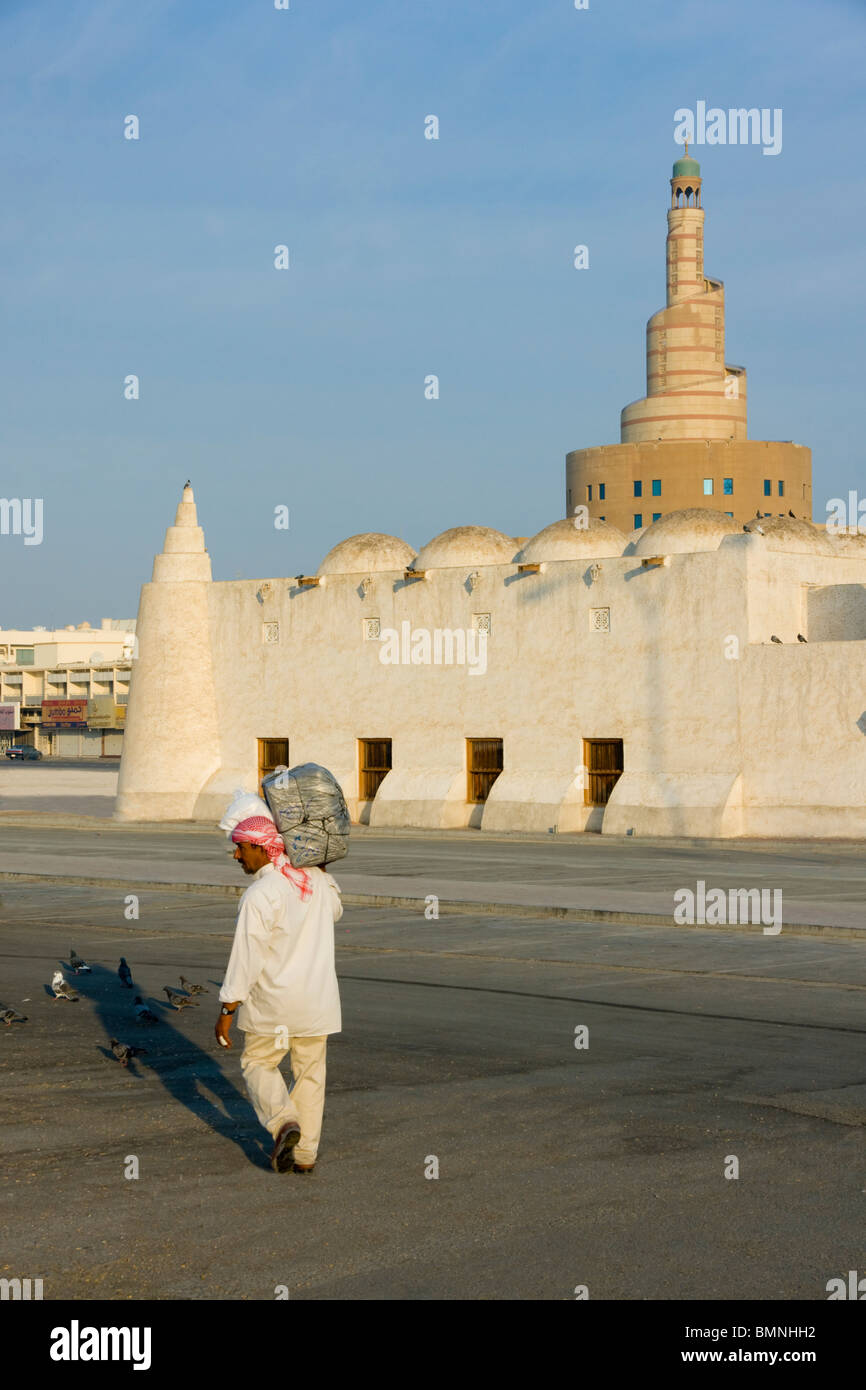 Il Qatar Doha Qassim moschea e Centro Islamico Tower Foto Stock