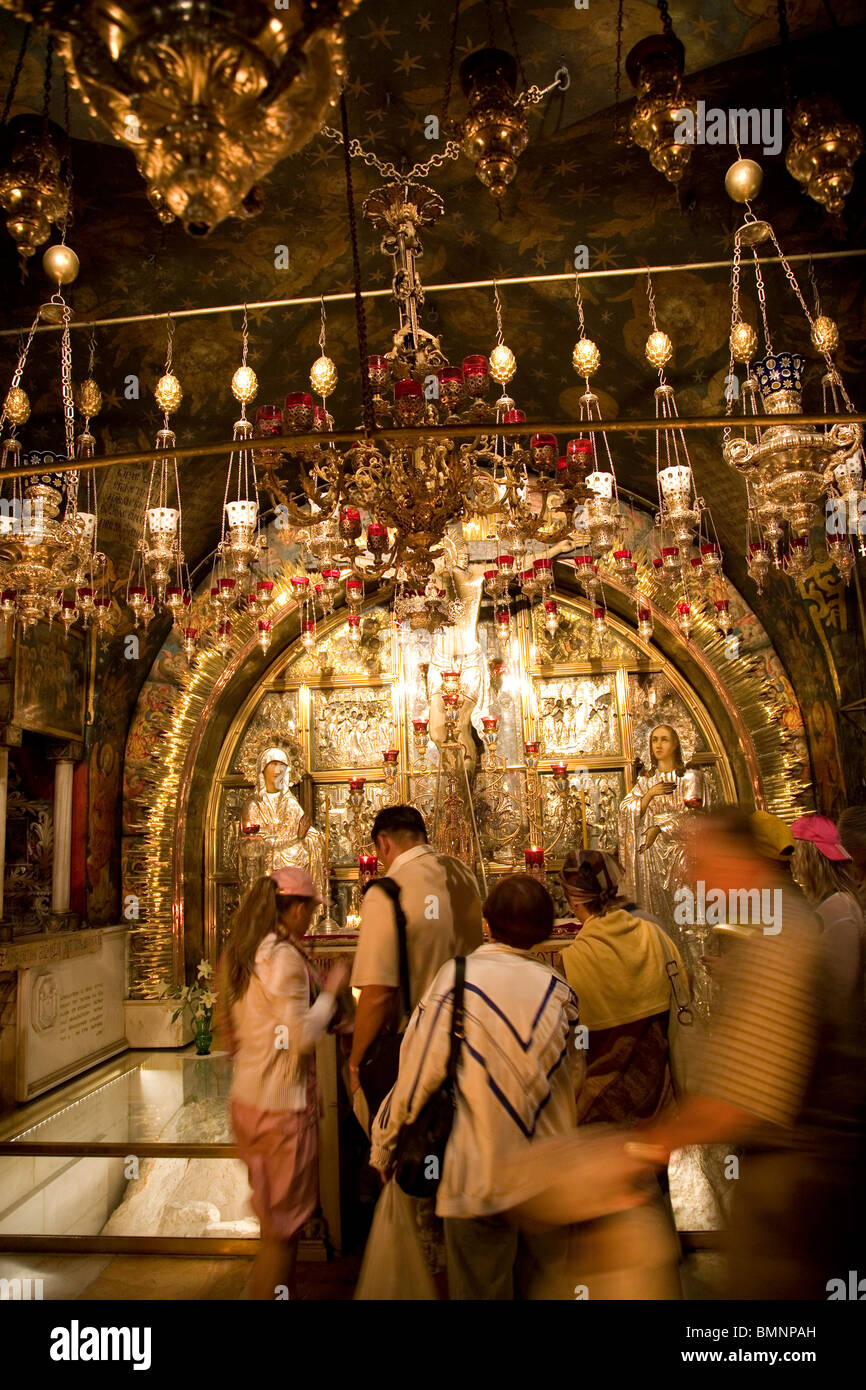 Il Golgota altare presso il Santo Sepolcro di Gerusalemme e dei pellegrini Foto Stock