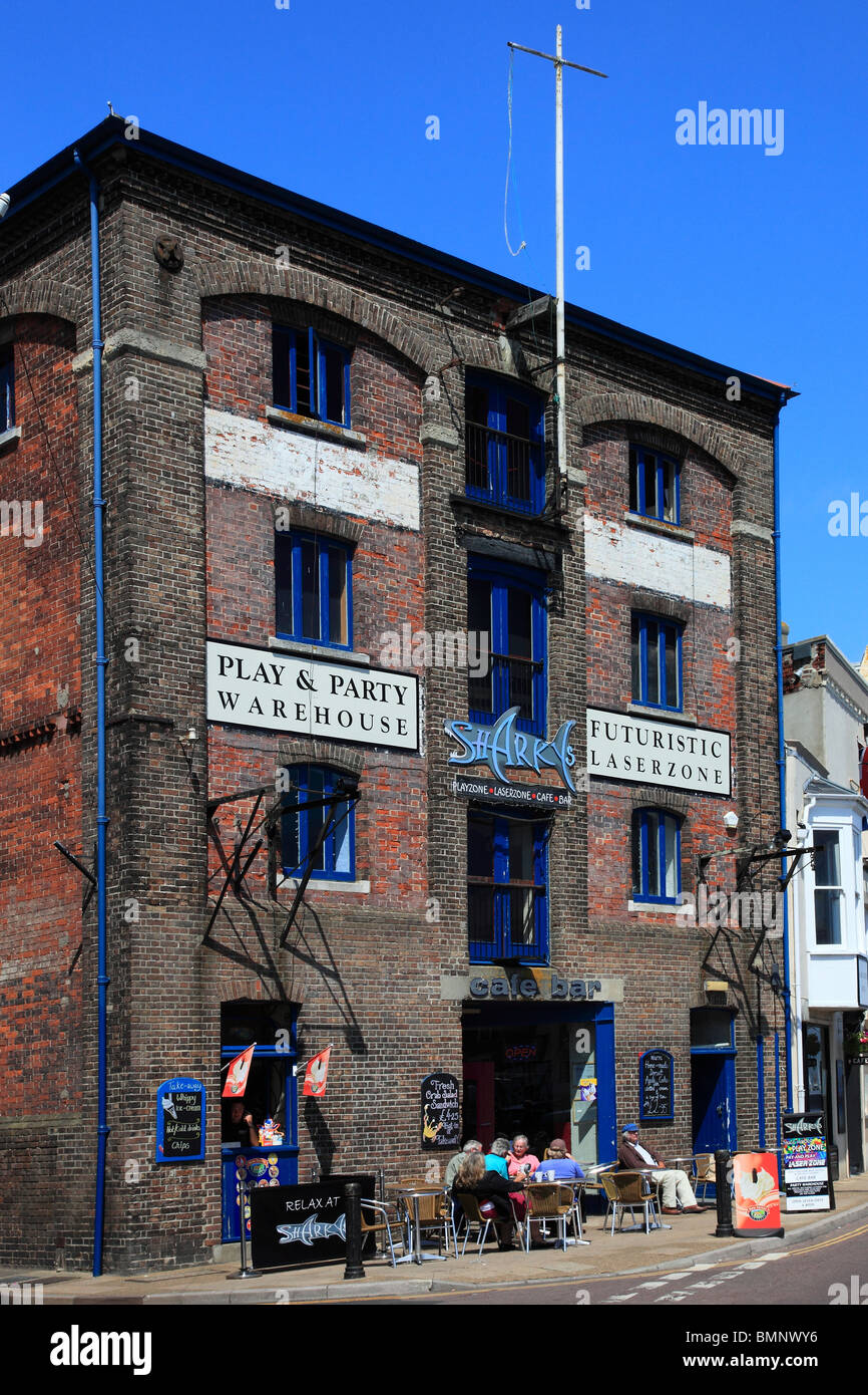 Cafe nel vecchio porto di Weymouth Dorset, Inghilterra Foto Stock