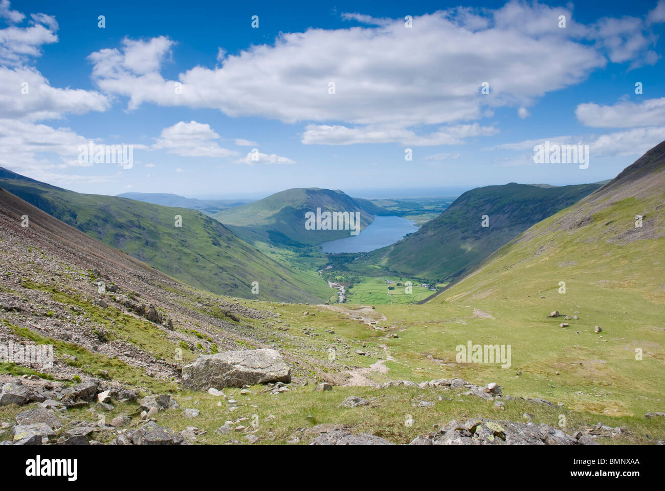 E Wastwater Wasdale testa dalla testa di Beck, al di sotto del grande timpano, Lake District, Cumbria Foto Stock