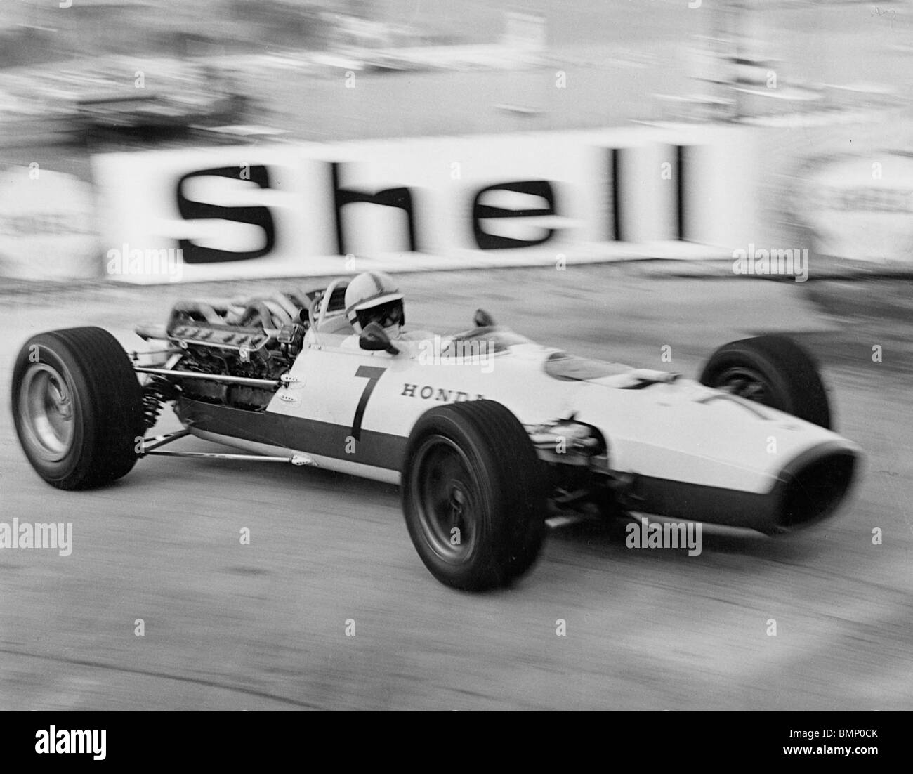 John Surtees in Honda V12 a 1967 il Grand Prix di Monaco Foto Stock