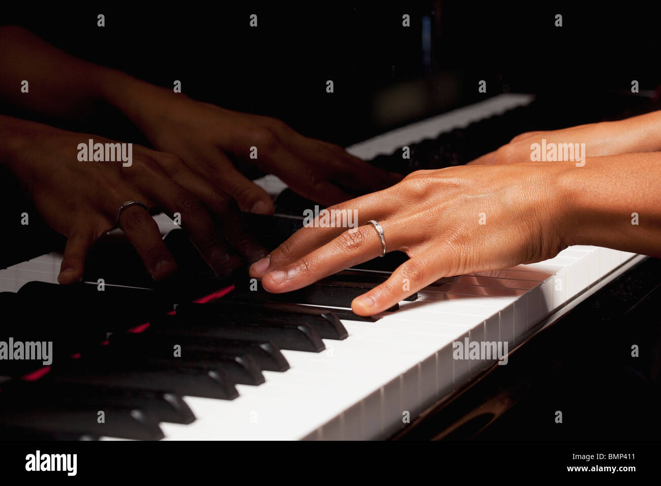 Fort Lauderdale, Florida, Stati Uniti d'America; Mani suonare il pianoforte Foto Stock