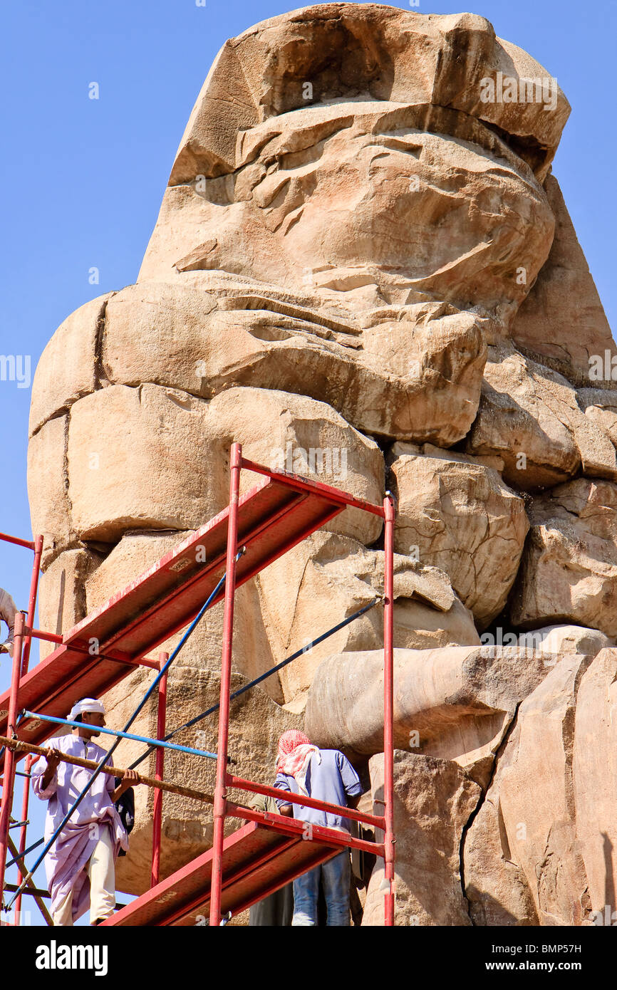 Egitto Luxor Colossi di Memnon Foto Stock