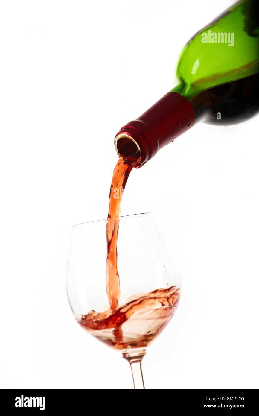 Vino rosso riempire un bicchiere, bere Foto Stock