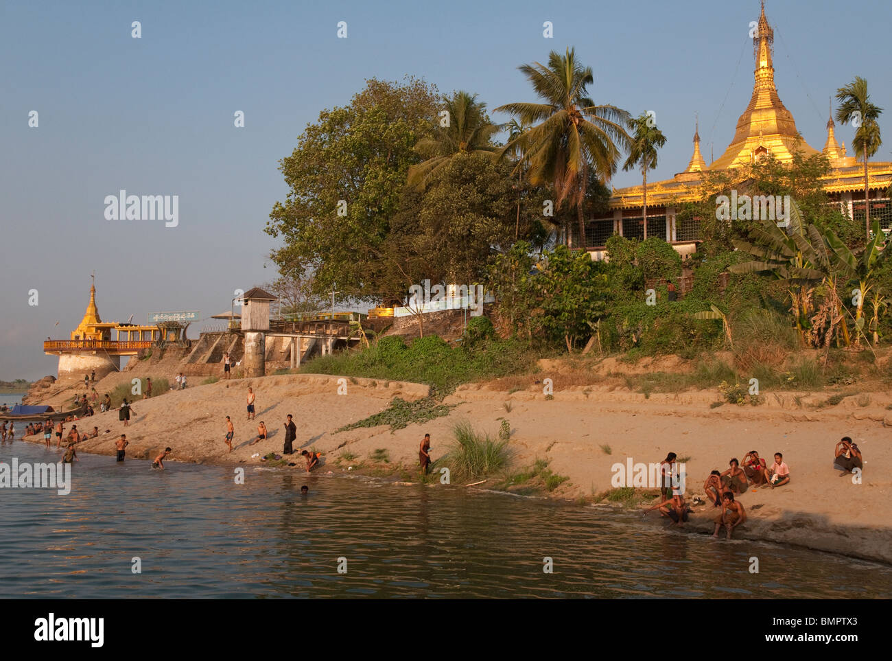 Myanmar. La Birmania. Gita in barca da Malawmyine a Hpa Un sul fiume THANlwin Foto Stock
