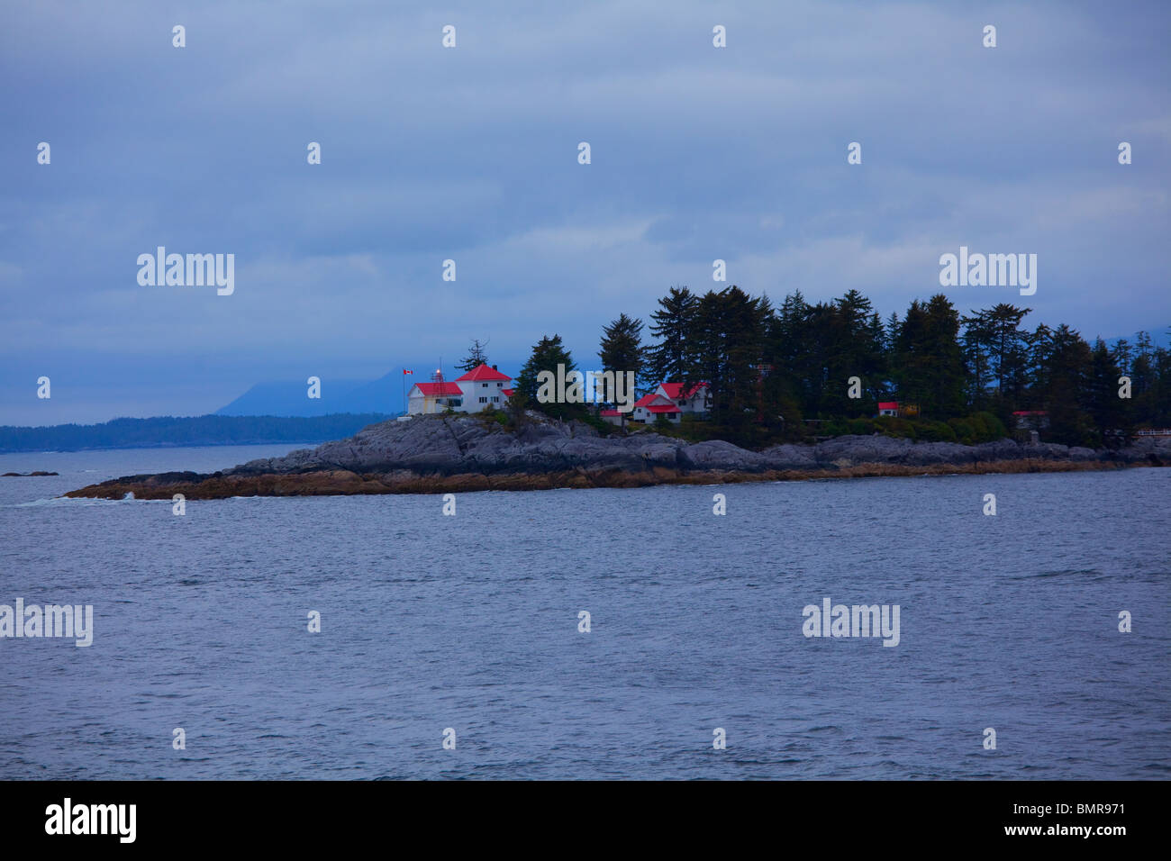 L'avorio Island Lighthouse vicino a Bella Bella, British Columbia, Canada Foto Stock