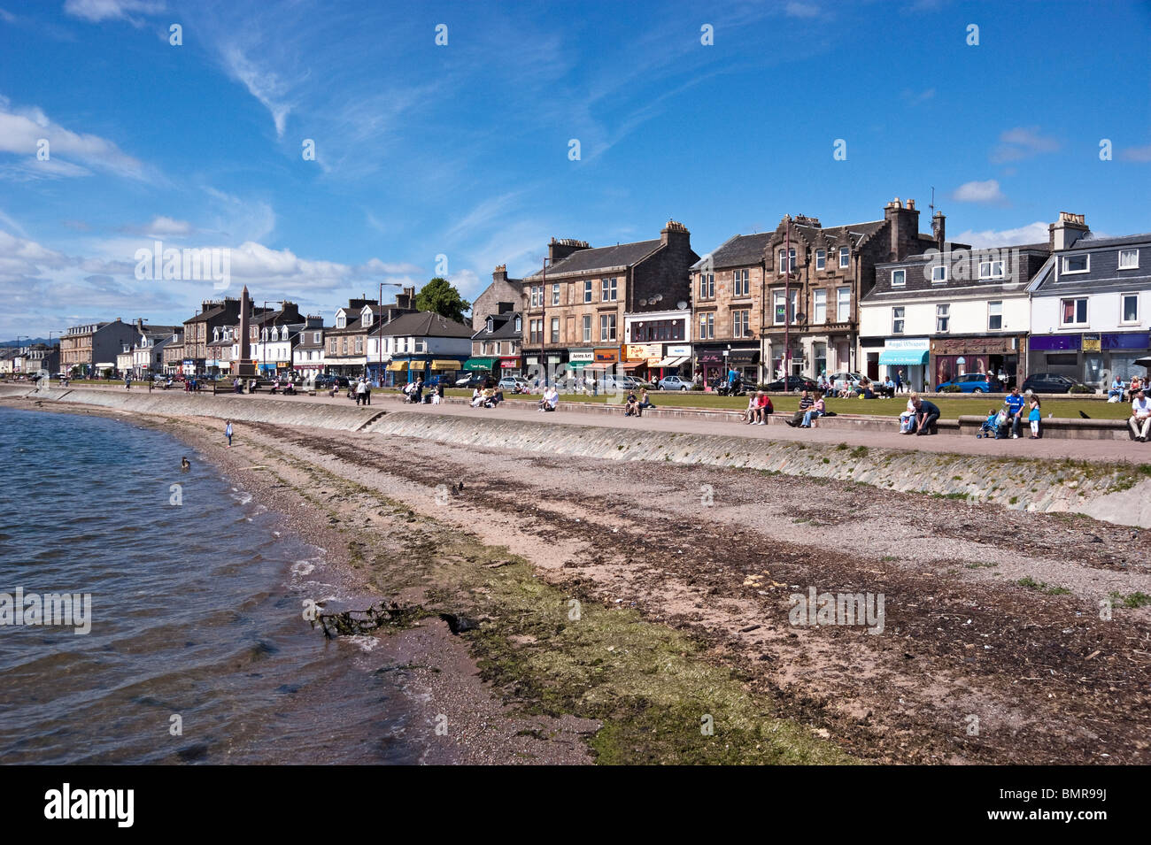 La riva del mare, la spiaggia e il cammino che porta a Helensburgh Argyll and Bute Scozia Scotland Foto Stock