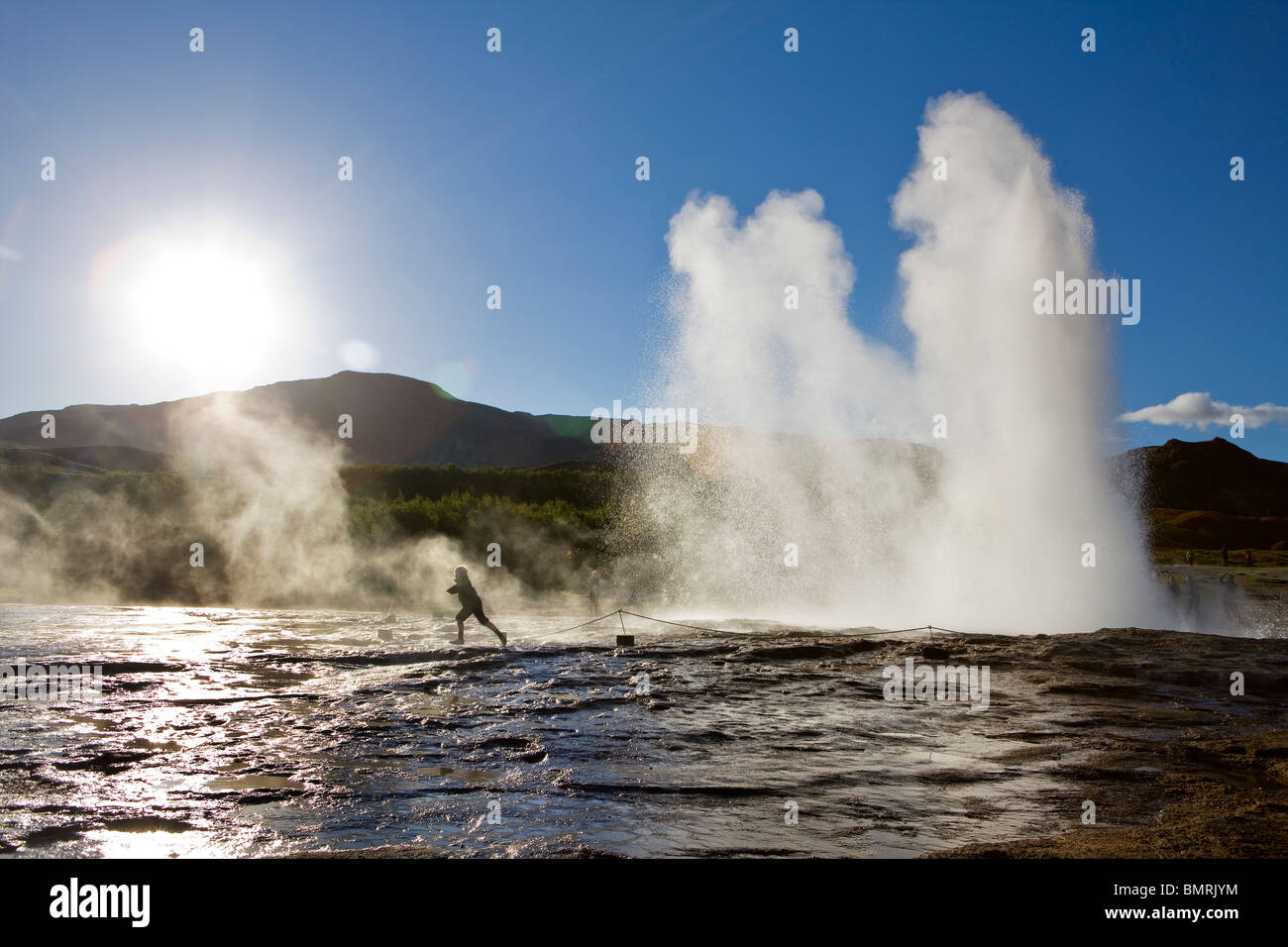 Equitazione nel sud dell'Islanda. Geysir hot springs Foto Stock
