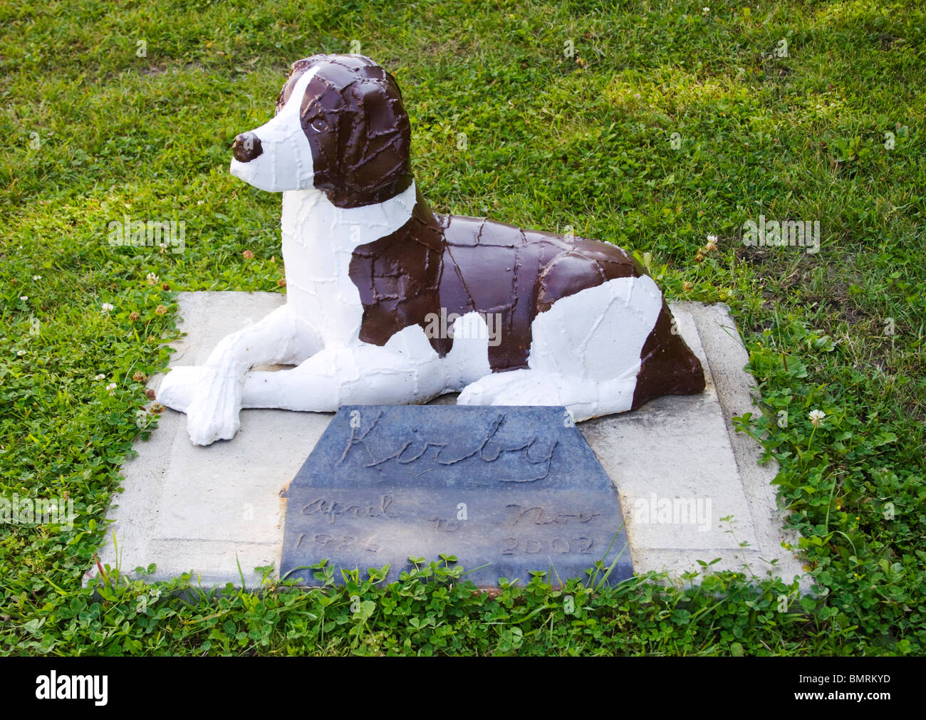 Le sculture metalliche uniche di Ken Nyberg a Vining, Minnesota, uniscono fantasia e abilità, creando un'arte memorabile a bordo strada che cattura il fascino e la creatività locali Foto Stock