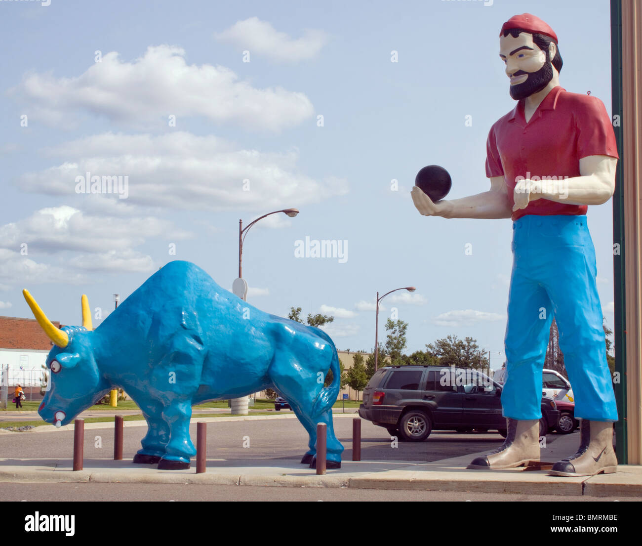 Paul Bunyan marmitta Uomo & Babe il bue blu a una pista da bowling in Baxter Minnesota Foto Stock
