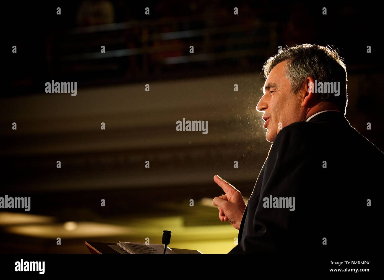 Gordon Brown nei cittadini di elezioni generali britanniche confrence complessivo, al centro metodista Hall, Westminister, Londra,UK. Foto Stock