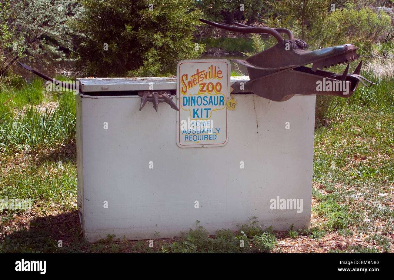 Lo zoo di Swetsville a Fort Collins, Colorado, espone stravaganti sculture metalliche di Bill Swets, mescolando arte, creatività e divertimento all'aperto. Foto Stock