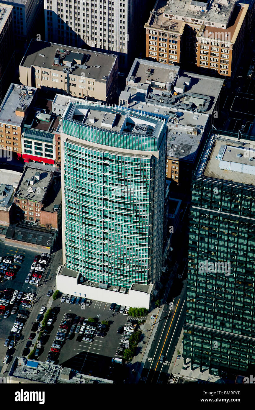 Vista aerea al di sopra dei grattacieli di auto dal quartiere finanziario di San Francisco in California Foto Stock