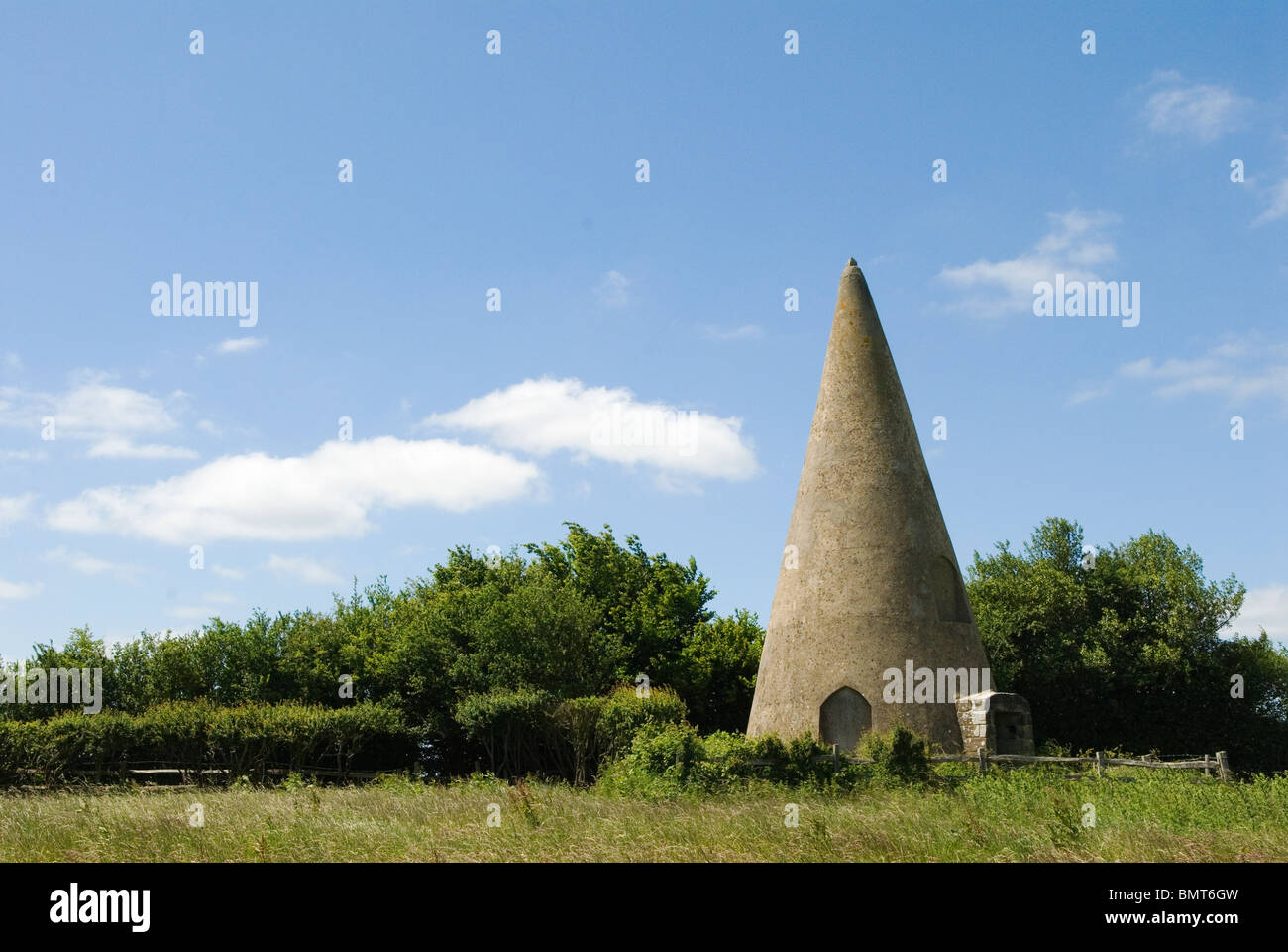 Pan di zucchero follia, vicino Woods Corner, East Sussex UK. Conosciuto anche come Fullers Point o il Pan di zucchero. John Fuller di Brightling Sussex OMERO SYKES Foto Stock