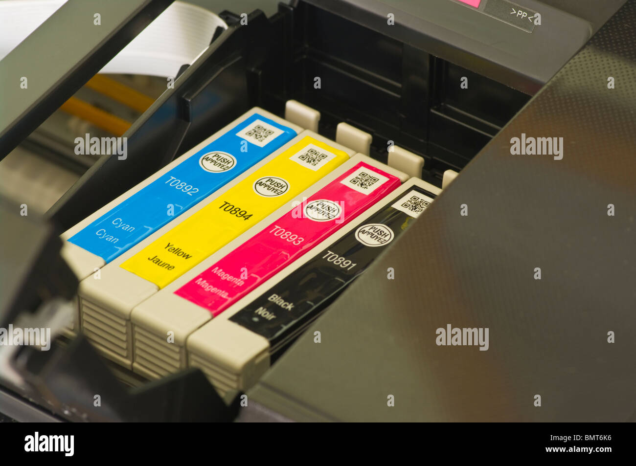 Stampante a colori per le cartucce di inchiostro in una stampante Foto Stock