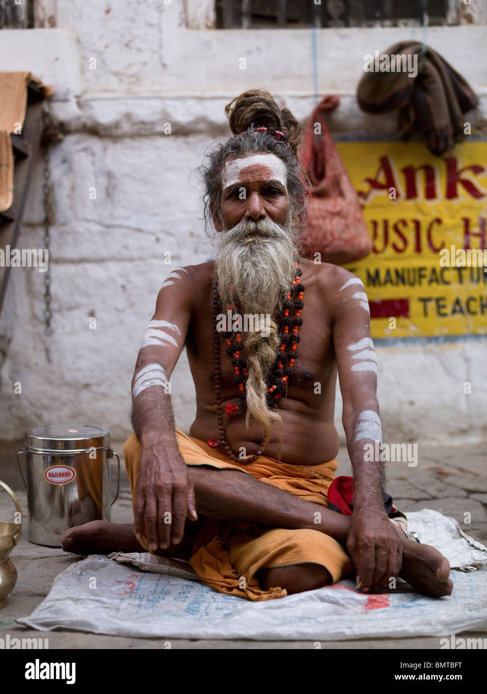 Varanasi,l'India;Ritratto di un Sadhu Uomo Foto Stock