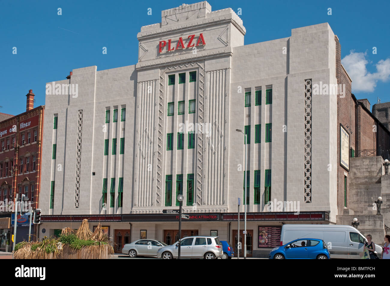 Il Plaza Stockport, aperto nel 1932, l'art deco cinema e teatro dell'architetto W. Thornley è una Grade II * listed building. Foto Stock