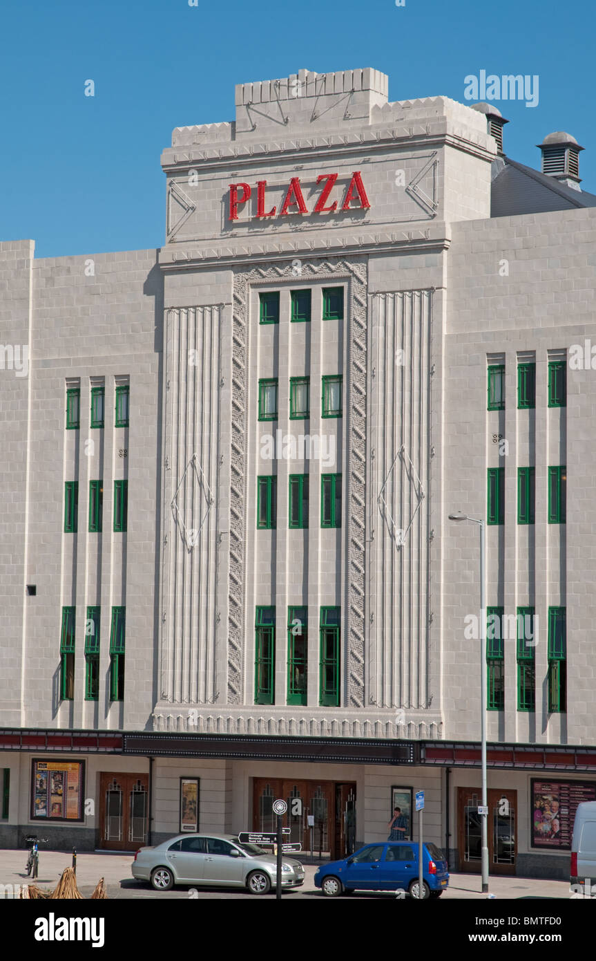 Il Plaza Stockport, aperto nel 1932, l'art deco cinema e teatro dell'architetto W. Thornley è una Grade II * listed building. Foto Stock