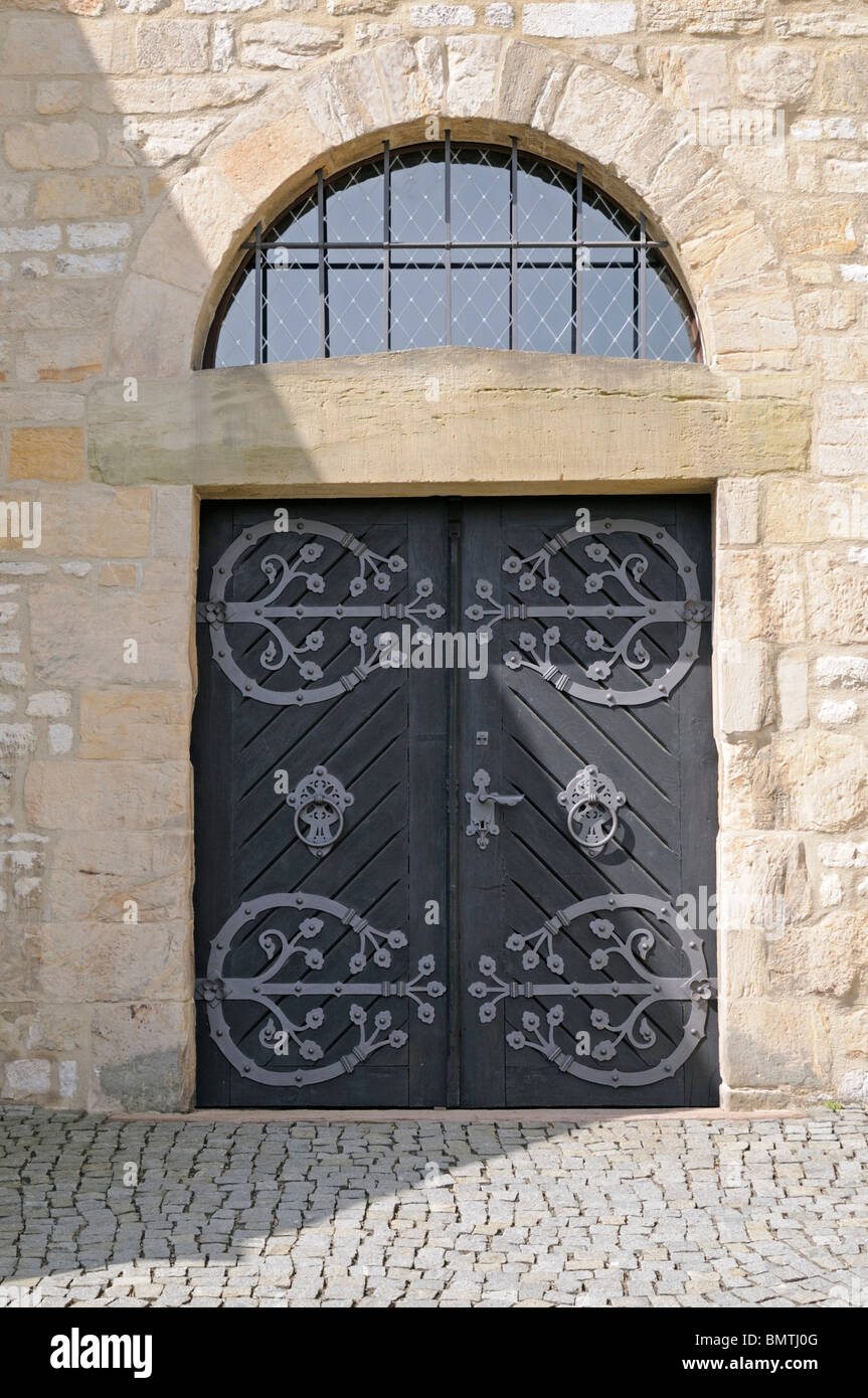 Tür, schmiedeeiserne Beschläge, Kaiserpfalz, Goslar, Deutschland. - Porta, ferro battuto raccordi, Kaiserpfalz, Goslar, Repubblica federale di Germania. Foto Stock