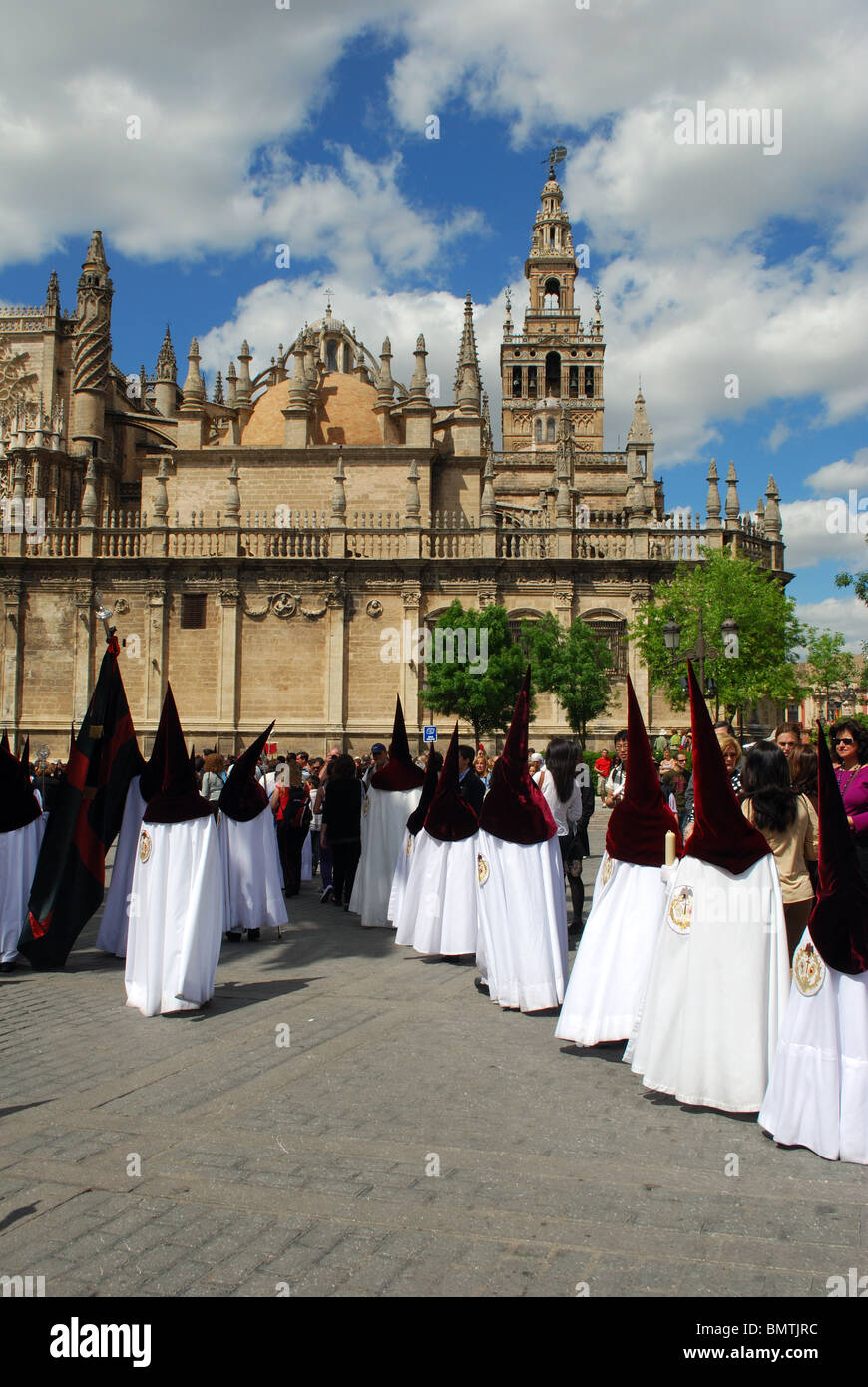 Santa Semana (Settimana Santa), membri dell'El Cerro fratellanza, Siviglia, provincia di Siviglia, in Andalusia, Spagna, Europa occidentale. Foto Stock