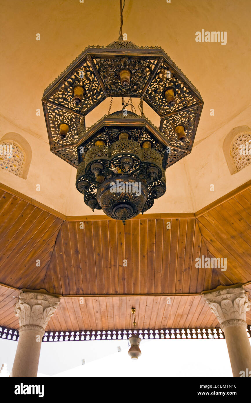 Lampadario nel formato AMR Ibn Moschea El-Aas al Cairo in Egitto Foto Stock