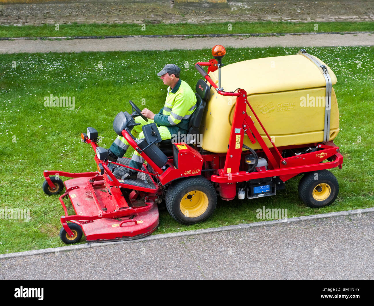 Industrial / Consiglio falciatrice di erba, Francia. Foto Stock