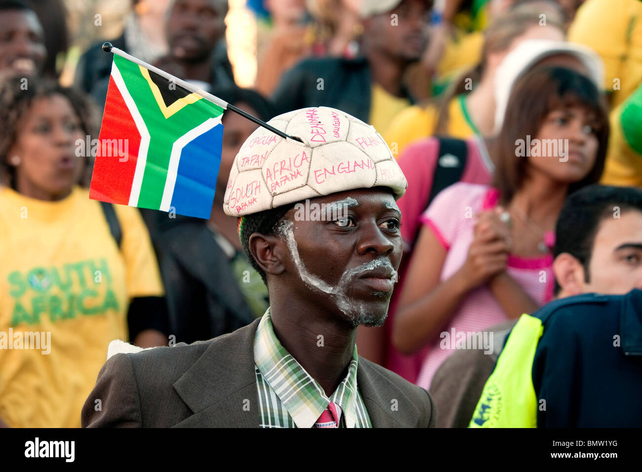 Visualizzazione pubblico della Coppa del Mondo FIFA 2010 a V&A Waterfront a Città del Capo in Sud Africa Foto Stock