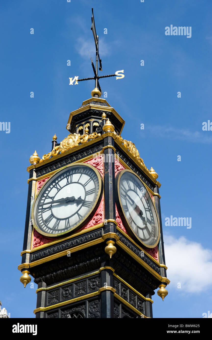 Poco Ben orologio in Victoria, Londra, Inghilterra, Regno Unito Foto Stock