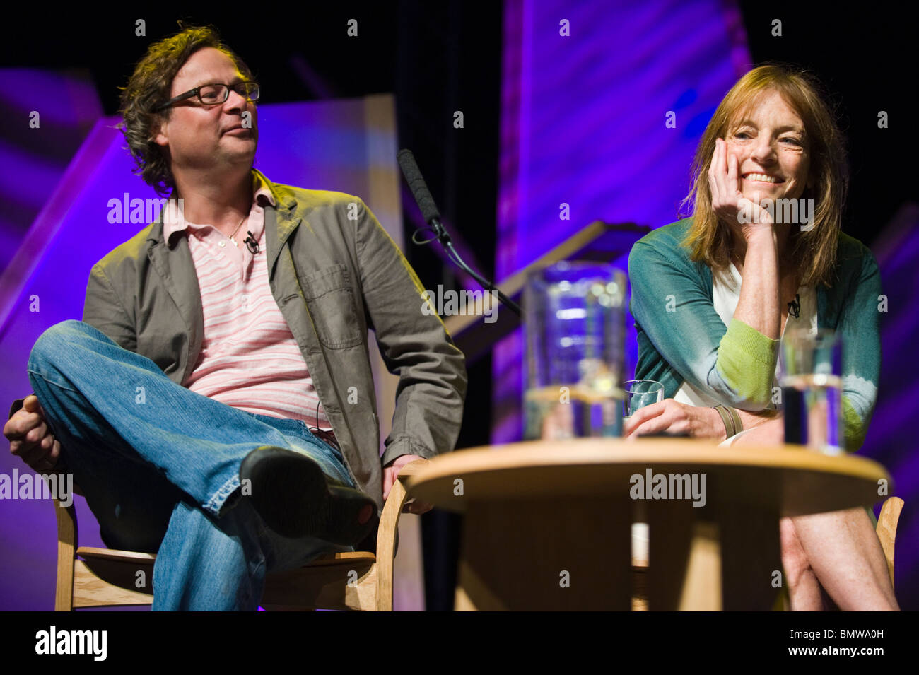 Chef Hugh Fearnley-Whittingstall e Ruth Rogers raffigurato a Hay Festival 2010 Hay on Wye Powys Wales UK Foto Stock