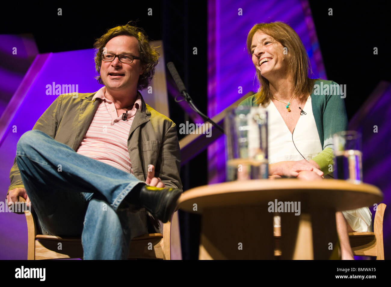 Chef Hugh Fearnley-Whittingstall e Ruth Rogers raffigurato a Hay Festival 2010 Hay on Wye Powys Wales UK Foto Stock