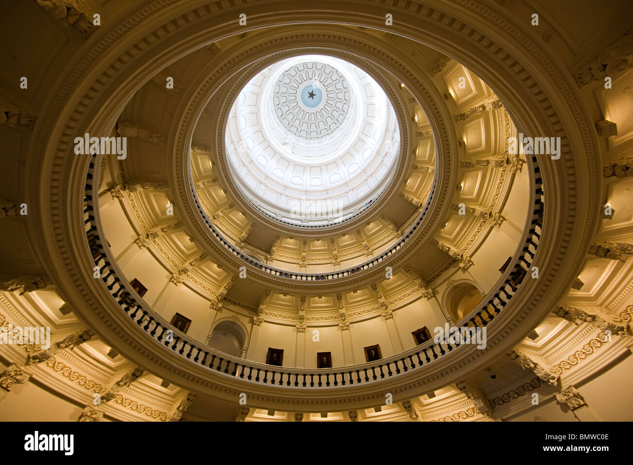 Soffitto a cupola e gallerie Texas State Capitol Building di Austin in Texas USA Foto Stock