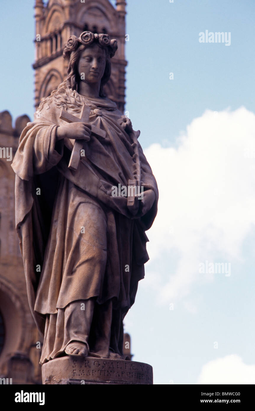 Mo Sicilia Italia statua di Santa Rosalia fuori Palermo Cattedrale di Santa Maria Assunta (Santa Maria Assunta) Foto Stock