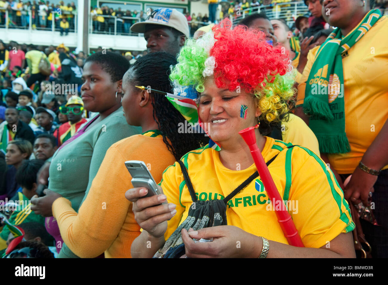 Visualizzazione pubblico della Coppa del Mondo FIFA 2010 a V&A Waterfront a Città del Capo in Sud Africa Foto Stock