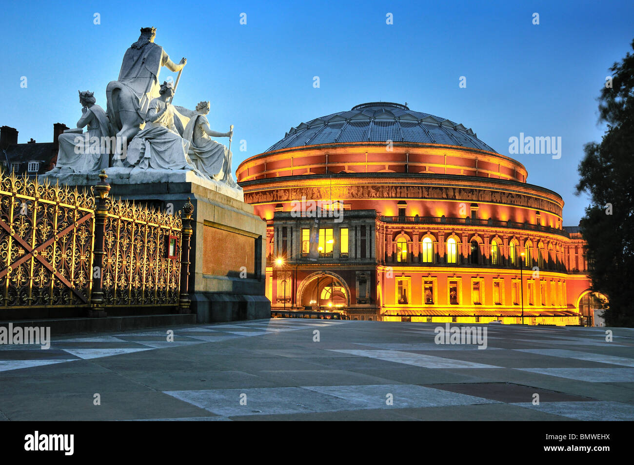 Royal Albert Hall di notte Foto Stock