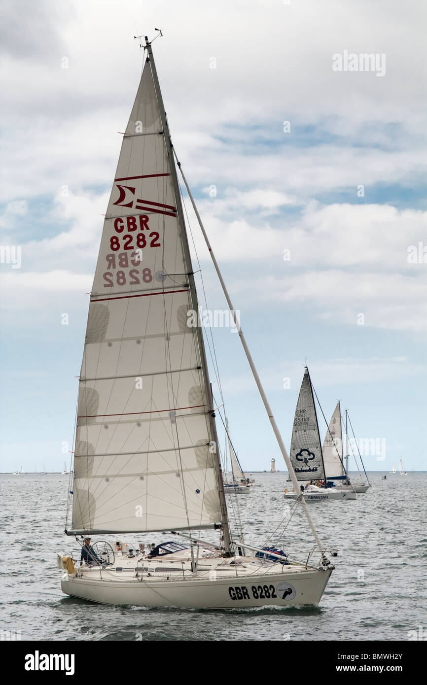 Yachts all'inizio del Round Britain Yacht Race 2010, Plymouth, UK. Foto Stock
