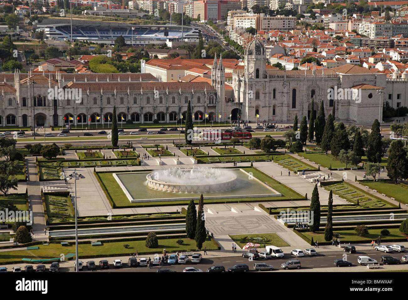 Park e il Monastero di Jeronimos Mosteiro dos Jerominos a Belem visto dal di sopra, Lisbona, Portogallo, Europa Foto Stock