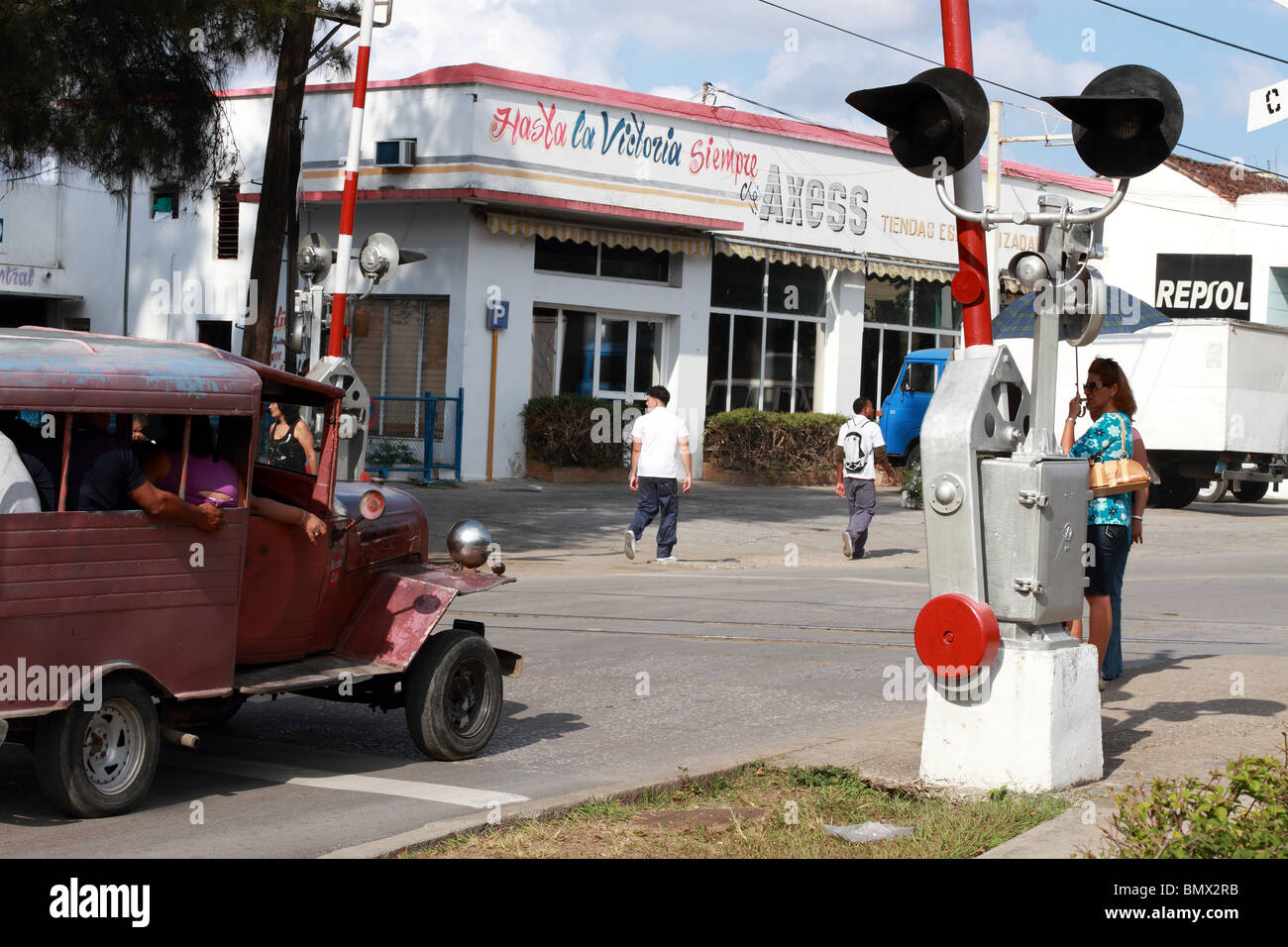 Cuba, Santa Clara, Hasta La Victoria Siempre alla stazione di servizio di fronte al Che Guevara Treno Blindato Museo del Parco Foto Stock