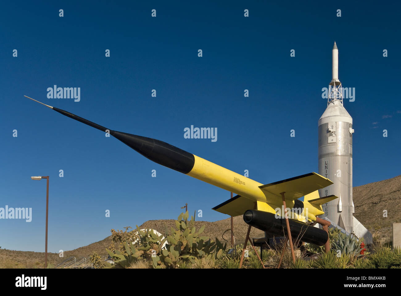 Lockheed X-7A e Little Joe II razzi al Museo della Storia dello spazio in Alamogordo, Nuovo Messico, STATI UNITI D'AMERICA Foto Stock