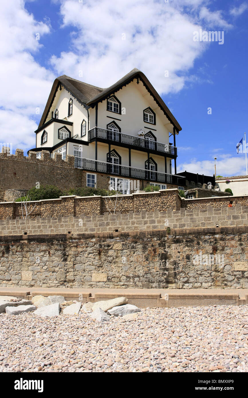 Gli edifici in stile vittoriano sulla rupe lungo l'Esplanade a Sidmouth Devon England Foto Stock