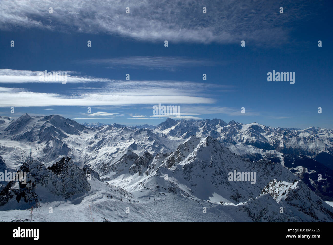 Vista dal Mont Fort sulla ski area di quattro valli, Verbier, Svizzera Foto Stock