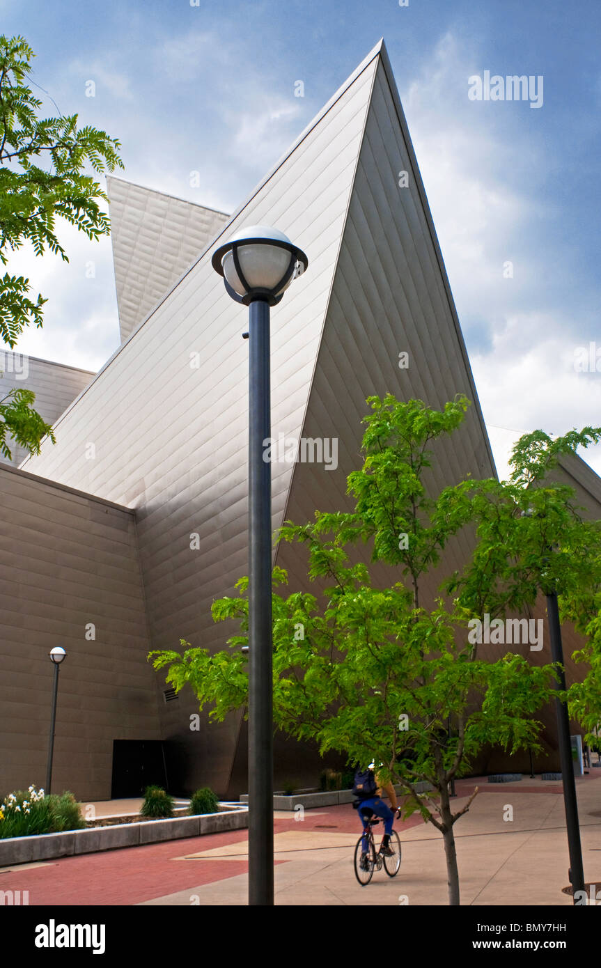 Esterno del Denver Art Museum nel Centro Civico Foto Stock