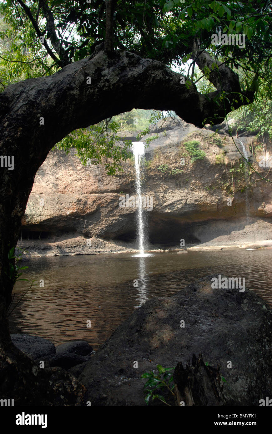 Haew Suwat cascata nel Parco Nazionale di Khao Yai presenti nel film La spiaggia, Thailandia Foto Stock