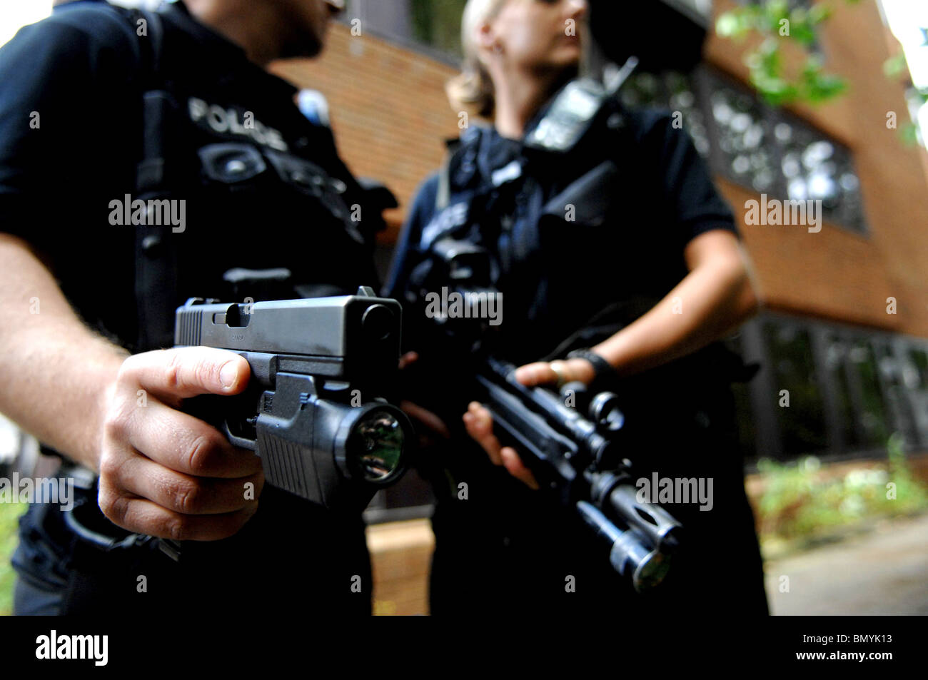 polizia armata Foto Stock