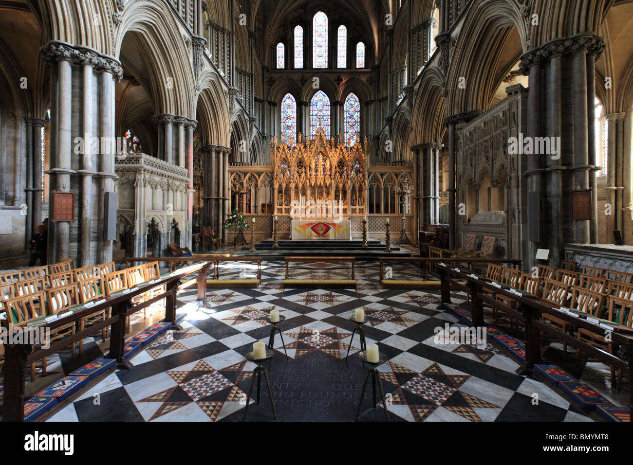 Cattedrale di Ely presbiterio vista verso l altare maggiore. Cambridge, Regno Unito Foto Stock