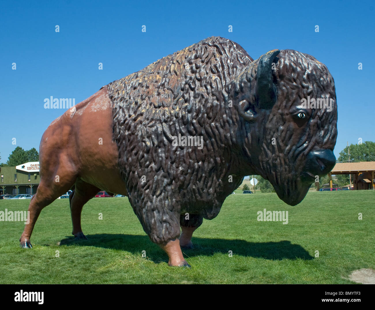 Gigantesca statua di Buffalo all'Oasi Als arresto carrello a Chamberlain Dakota del Sud Foto Stock