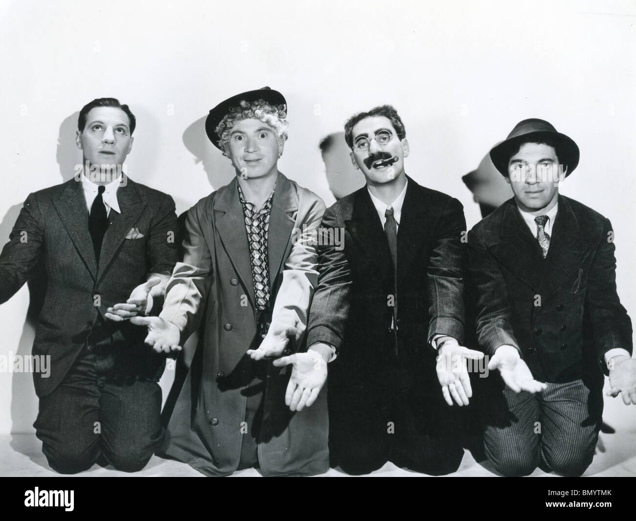 MARX BROTHERS - noi commedia film team da sinistra: Zeppo, gli Harpo, Groucho e zeppo Foto Stock