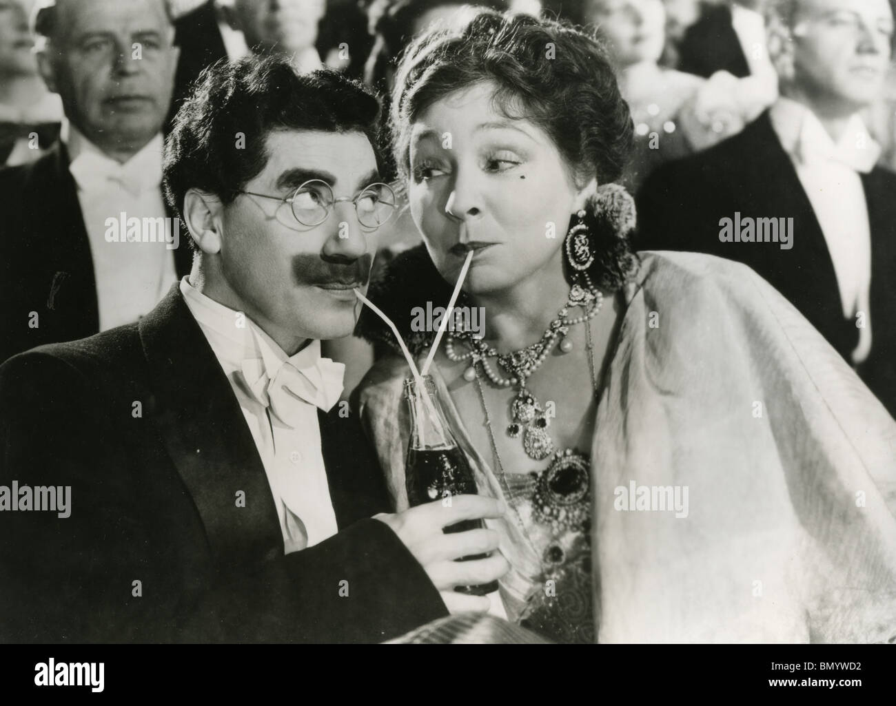 Una notte all'OPERA 1935 MGM film con Groucho Marx e Margaret Dumont Foto Stock