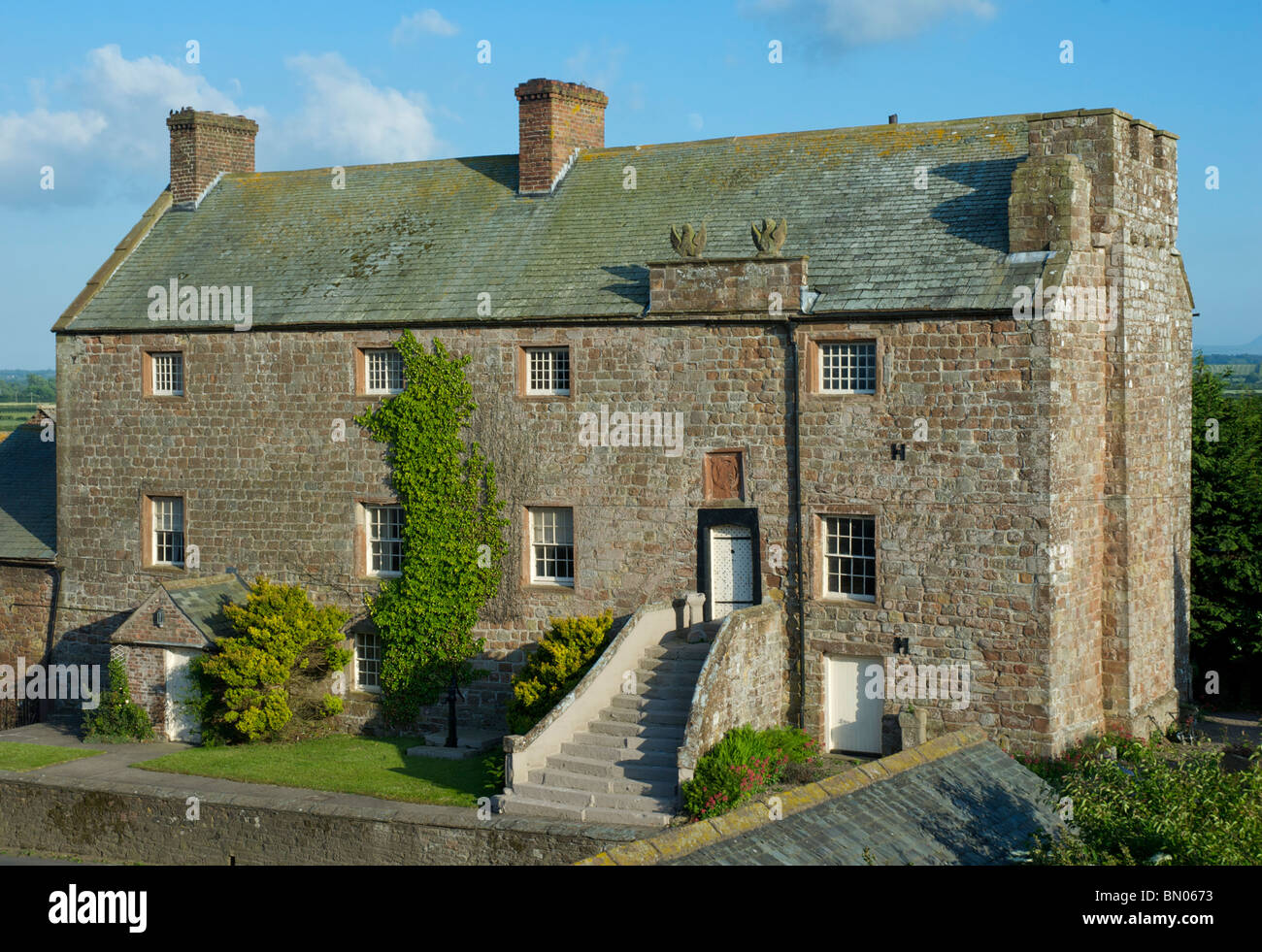 Drumburgh Castello, casa fortificata nel paese di frontiera, Cumbria, England Regno Unito Foto Stock