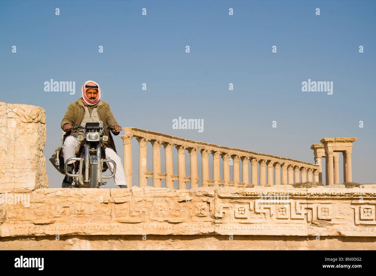 Tout sulla vendita di moto di Nick Nack inviati in Palmyra, Siria Foto Stock